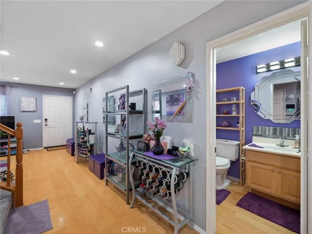 40 Linhaven, Irvine, CA 92602