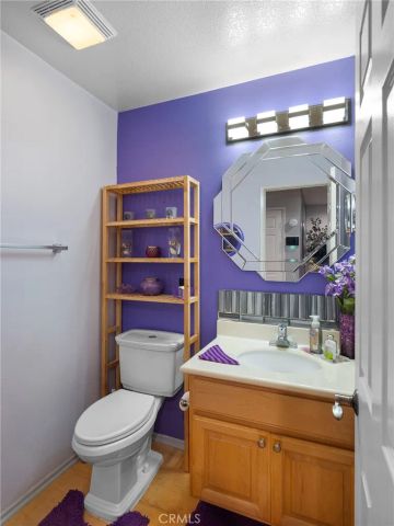 40 Linhaven, Irvine, CA 92602