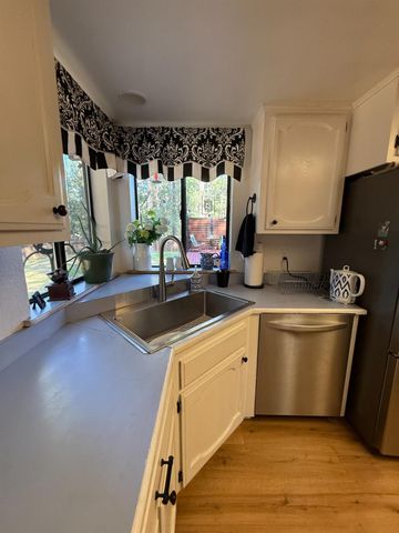 5685 Daisy Cir, Pollock Pines, CA 95726