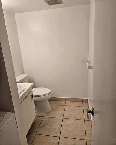 4158 Inverrary Drive 106, Lauderhill, FL 33319