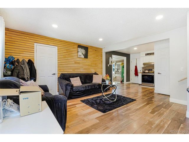 1444 S Helena Cir, Aurora, CO 80017