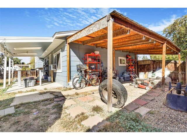 1444 S Helena Cir, Aurora, CO 80017