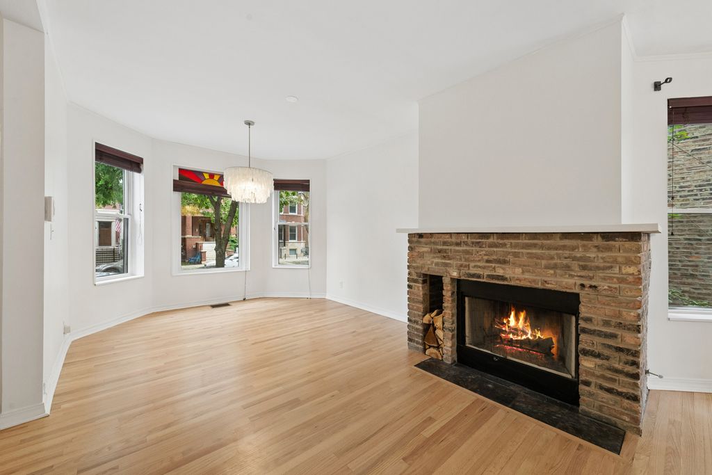 2653 W WALTON Street 1, Chicago, IL 60622 — photo 2