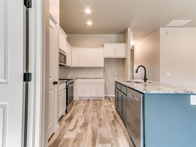 12200 Rockbed Drive, Yukon, OK 73099