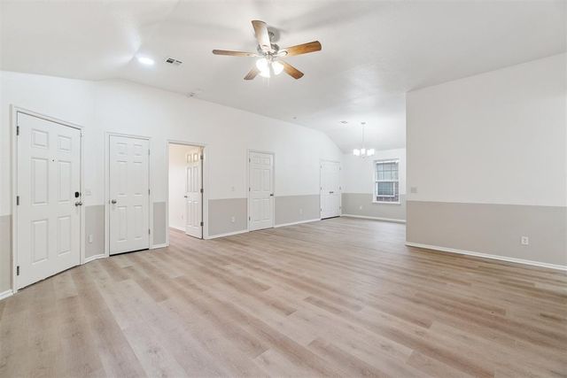 12325 SW 6th Street, Yukon, OK 73099