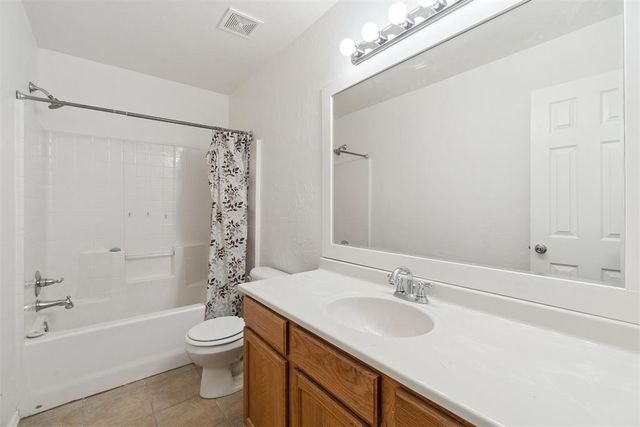 12325 SW 6th Street, Yukon, OK 73099