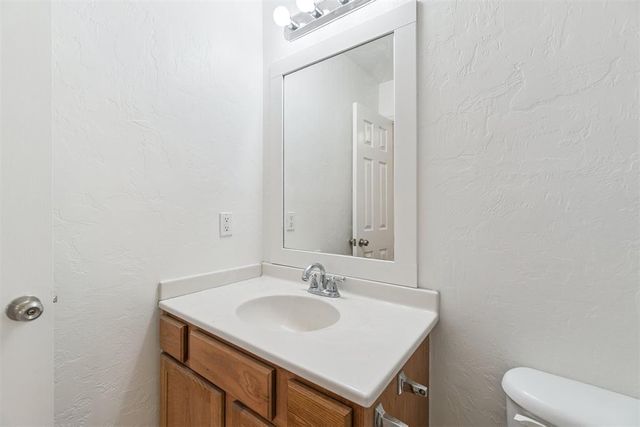 12325 SW 6th Street, Yukon, OK 73099