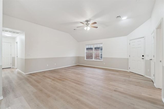 12325 SW 6th Street, Yukon, OK 73099