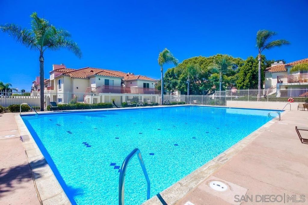 Image 2 of property listing at 450 Stoney Point Way 135, Oceanside, CA 92058