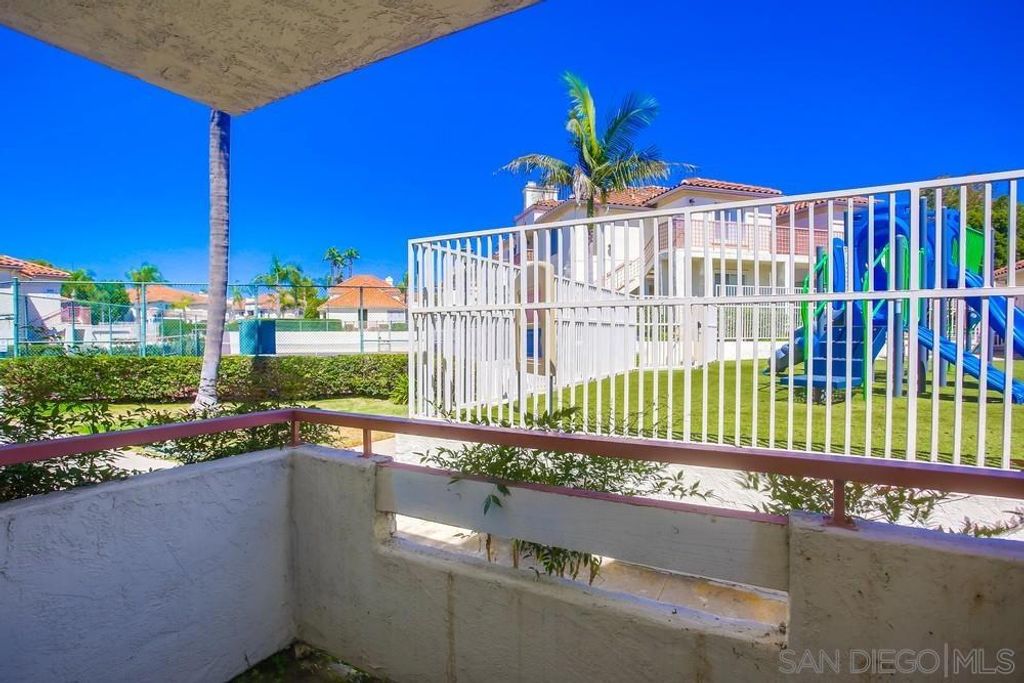 Image 30 of property listing at 450 Stoney Point Way 135, Oceanside, CA 92058