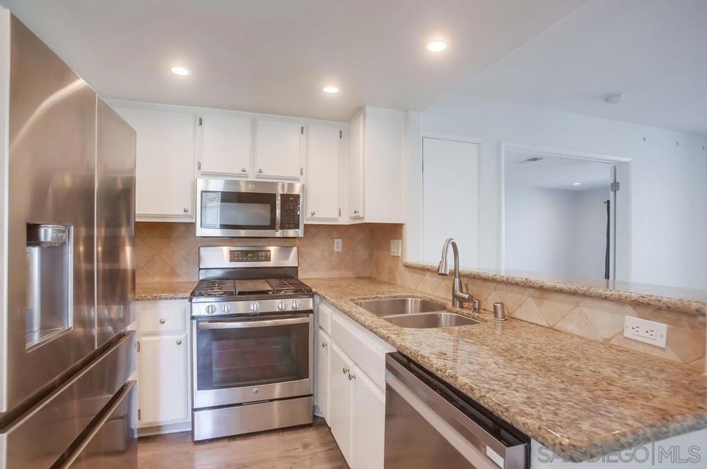 Image 8 of property listing at 450 Stoney Point Way 135, Oceanside, CA 92058