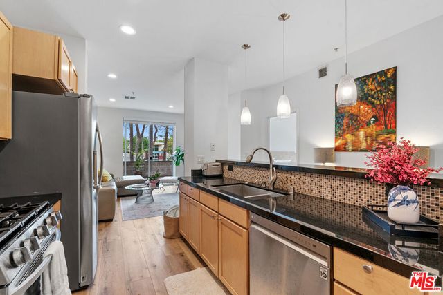 6400 Crescent Parkway 113, Playa Vista, CA 90094