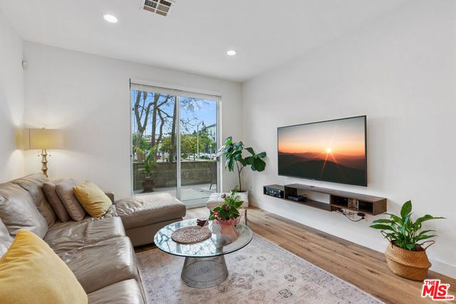 6400 Crescent Parkway 113, Playa Vista, CA 90094