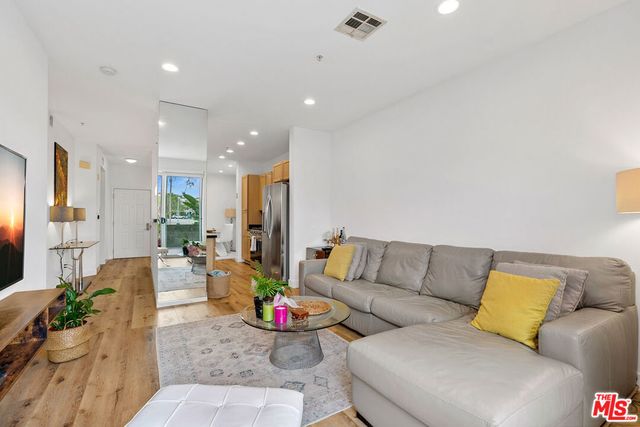 6400 Crescent Parkway 113, Playa Vista, CA 90094