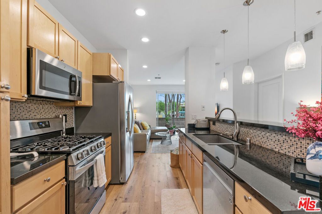 6400 Crescent Parkway 113, Playa Vista, CA 90094