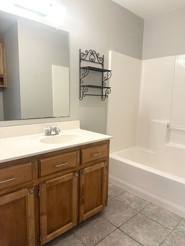 600 Parkside Dr, Thibodaux, LA 70301