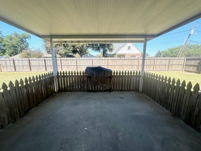 600 Parkside Dr, Thibodaux, LA 70301