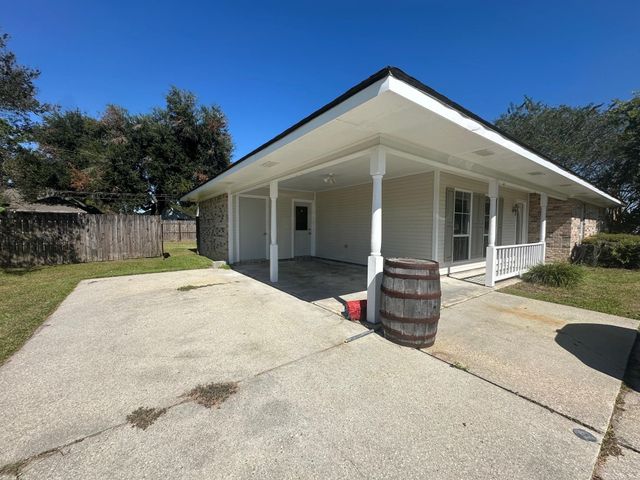 600 Parkside Dr, Thibodaux, LA 70301