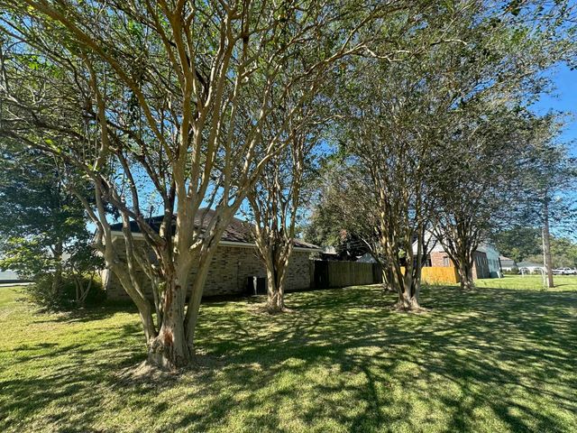 600 Parkside Dr, Thibodaux, LA 70301