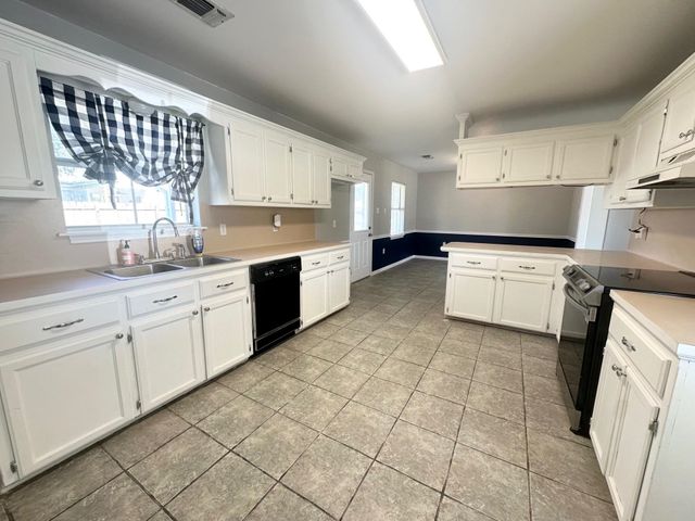 600 Parkside Dr, Thibodaux, LA 70301