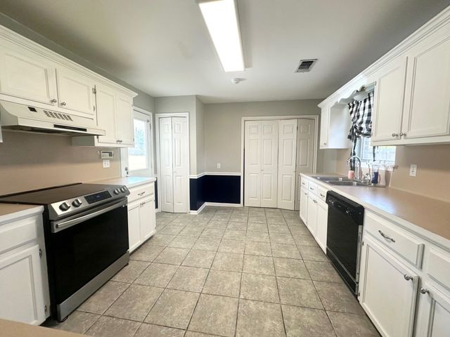 600 Parkside Dr, Thibodaux, LA 70301