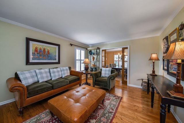 571 Apple River Drive, Naperville, IL 60565