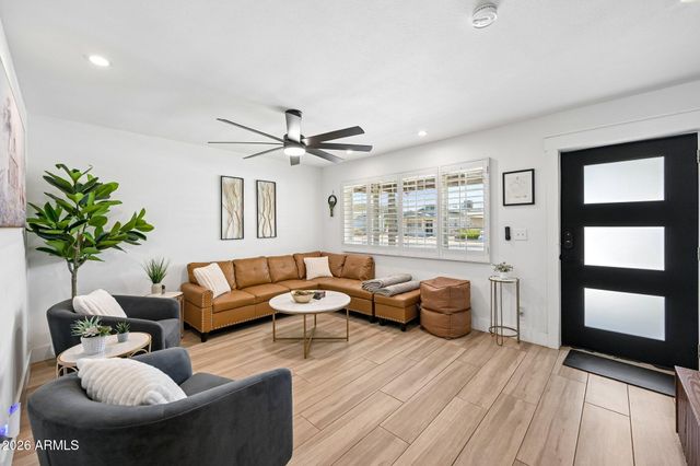 1013 S PARKSIDE Drive, Tempe, AZ 85281