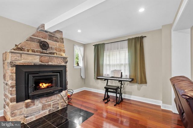17 TANSEY DR, Upper Chichester, PA 19014