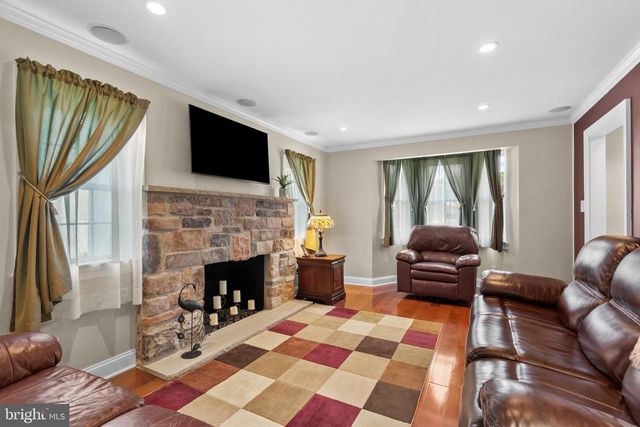 17 TANSEY DR, Upper Chichester, PA 19014