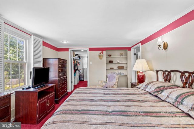 17 TANSEY DR, Upper Chichester, PA 19014
