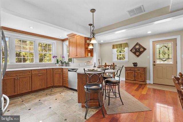 17 TANSEY DR, Upper Chichester, PA 19014