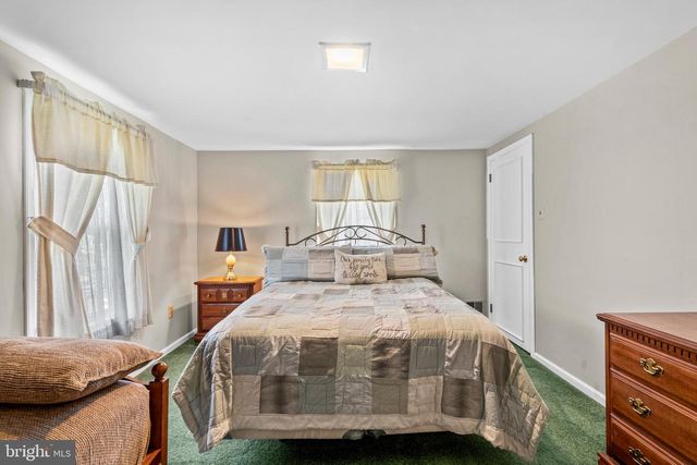 17 TANSEY DR, Upper Chichester, PA 19014