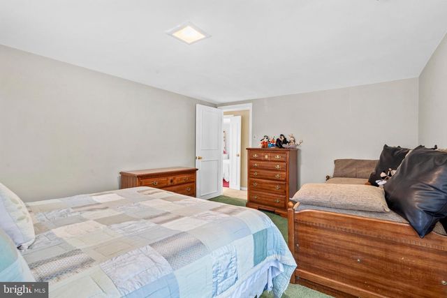 17 TANSEY DR, Upper Chichester, PA 19014