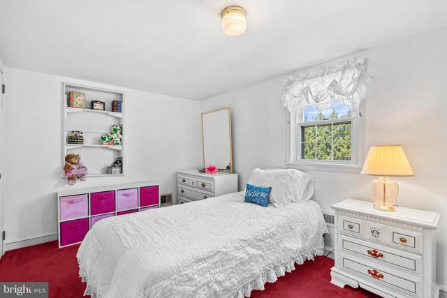 17 TANSEY DR, Upper Chichester, PA 19014