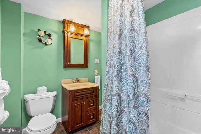 17 TANSEY DR, Upper Chichester, PA 19014