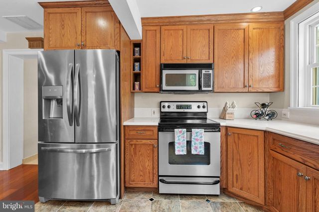 17 TANSEY DR, Upper Chichester, PA 19014