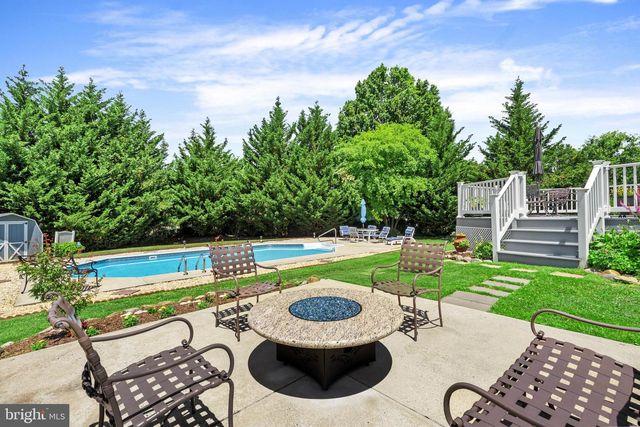 17 TANSEY DR, Upper Chichester, PA 19014