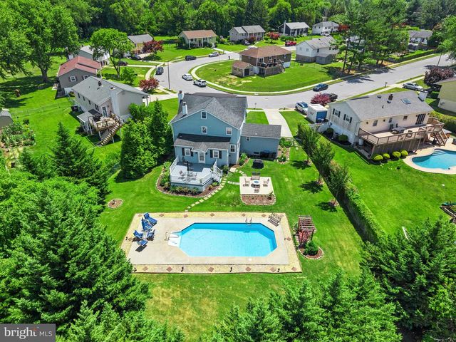 17 TANSEY DR, Upper Chichester, PA 19014
