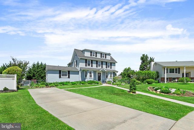 17 TANSEY DR, Upper Chichester, PA 19014