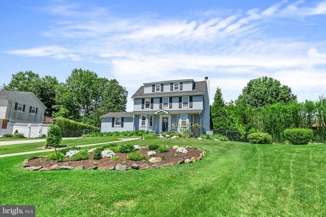 17 TANSEY DR, Upper Chichester, PA 19014