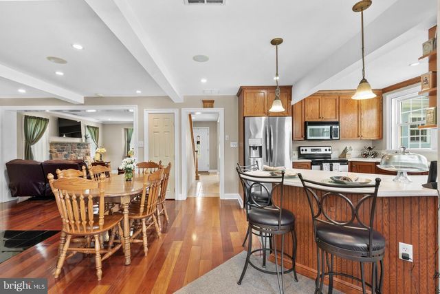 17 TANSEY DR, Upper Chichester, PA 19014