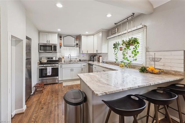 6112 Lockamy LN, Norfolk, VA 23502
