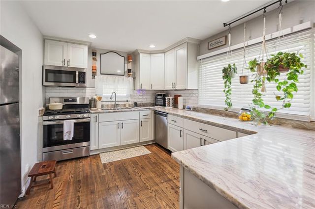 6112 Lockamy LN, Norfolk, VA 23502