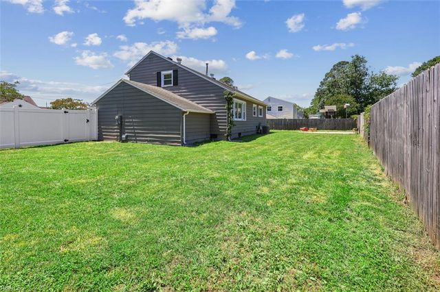 6112 Lockamy LN, Norfolk, VA 23502