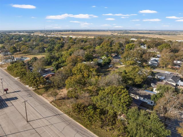 606 S Reagan Street, West, TX 76691