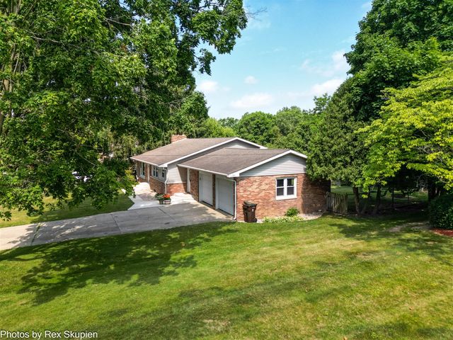 521 E Pine Street, Fremont, MI 49412