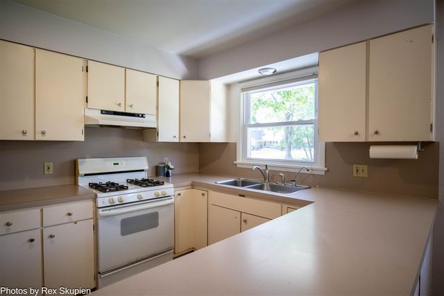 521 E Pine Street, Fremont, MI 49412