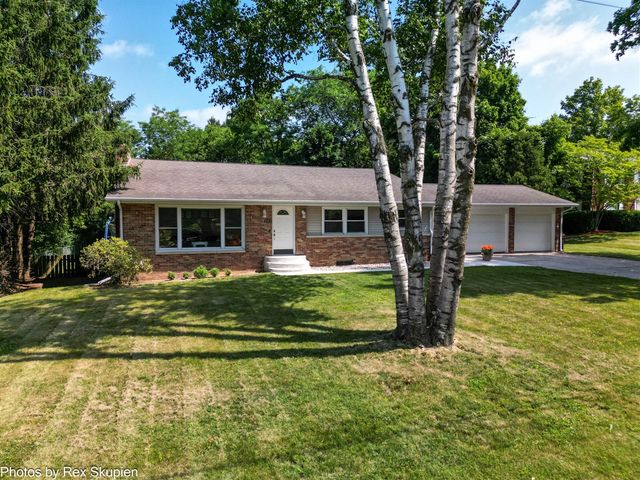 521 E Pine Street, Fremont, MI 49412
