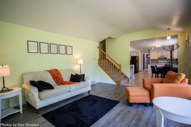 521 E Pine Street, Fremont, MI 49412