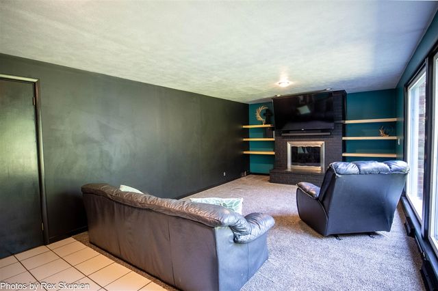 521 E Pine Street, Fremont, MI 49412